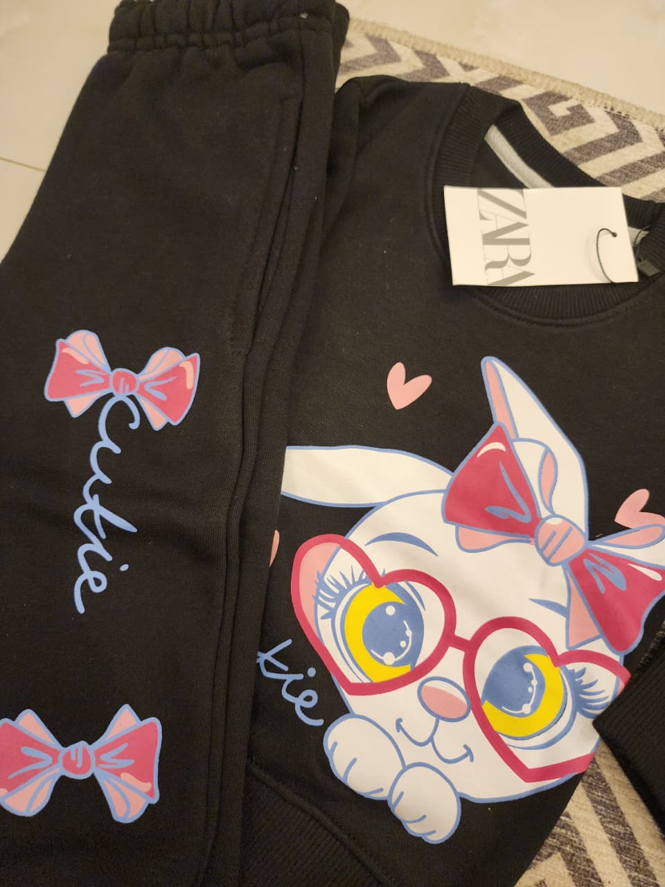 Track Suit Fleece: Tweety Black